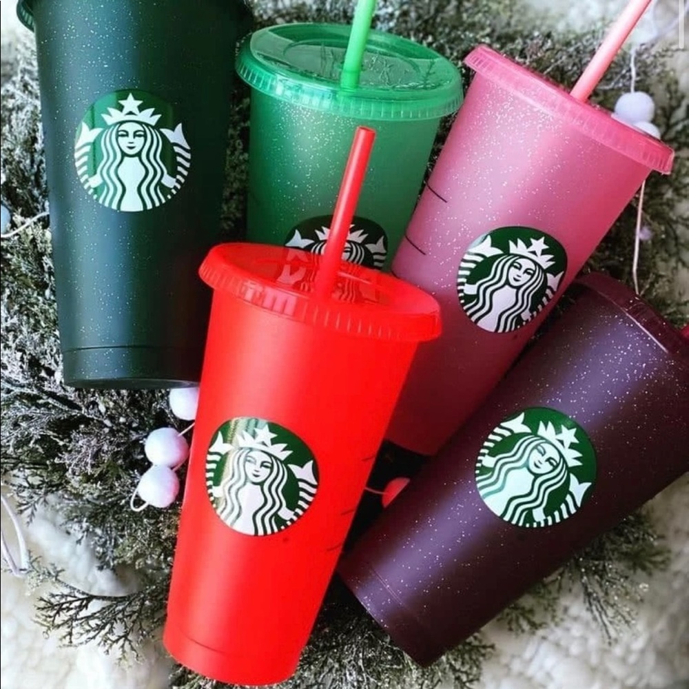 Set of 5 holiday cups